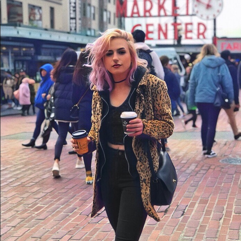 Meet your Posher, Anya